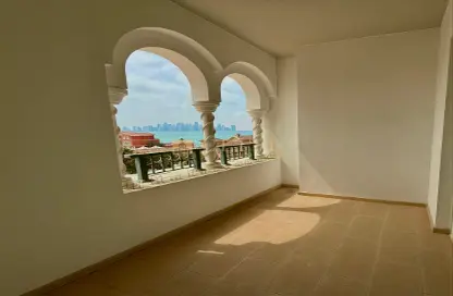 Apartment - 2 Bedrooms - 3 Bathrooms for sale in Viva West - Viva Bahriyah - The Pearl Island - Doha