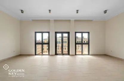 Apartment - 2 Bedrooms - 3 Bathrooms for rent in Carnaval - Qanat Quartier - The Pearl Island - Doha