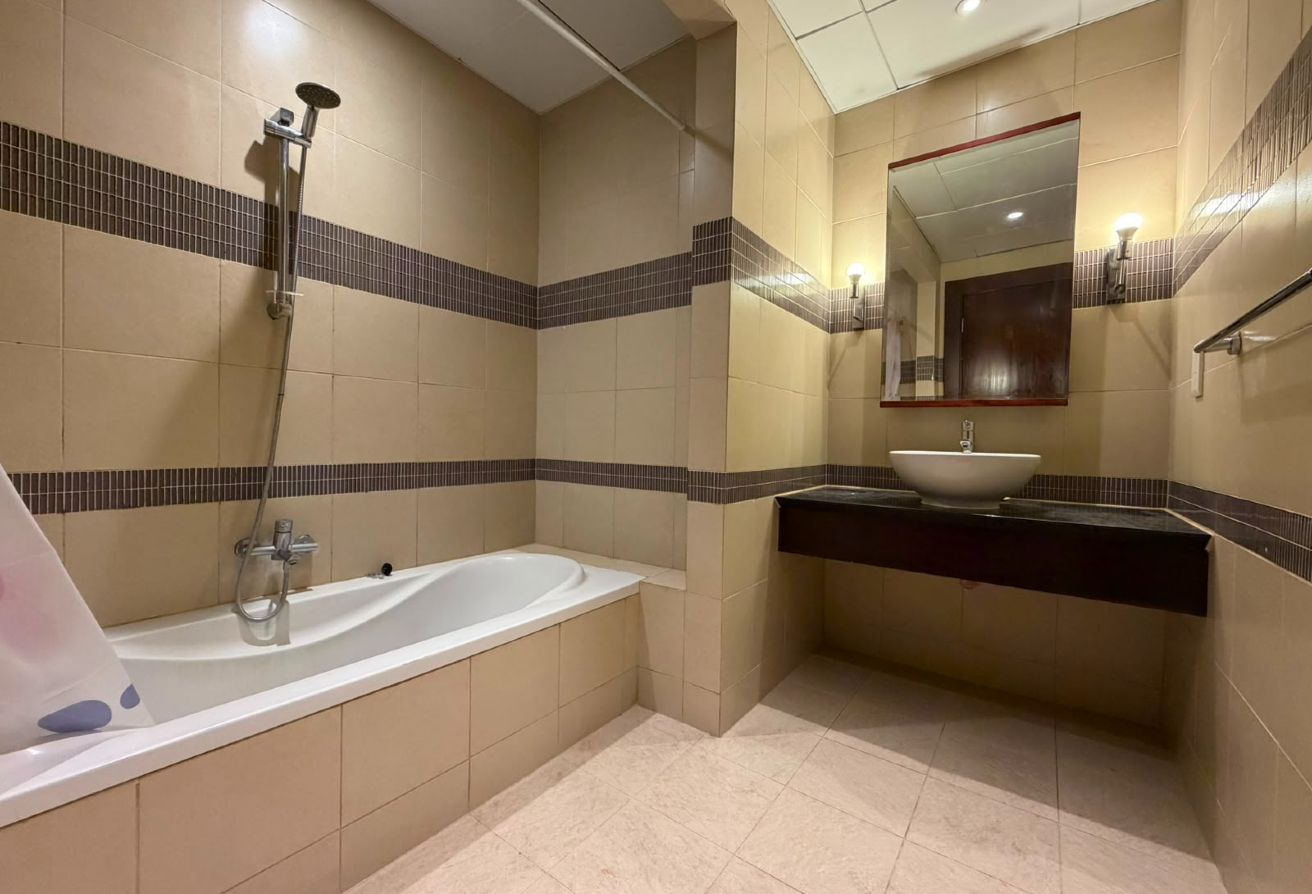 1BHK | Semi-Furnished | QAR 6,500 | Porto Arabia thumbnail 11