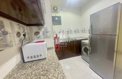 Apartment - 2 Bedrooms - 2 Bathrooms for rent in Al Mansoura - Al Mansoura - Doha