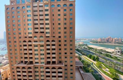 Apartment - 1 Bedroom - 2 Bathrooms for rent in Porto Arabia - The Pearl Island - Doha