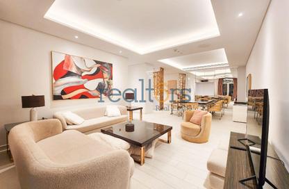Apartment - 3 Bedrooms - 4 Bathrooms for rent in Floresta Gardens - Floresta Gardens - The Pearl Island - Doha