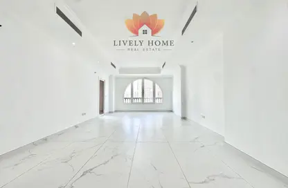Apartment - 2 Bedrooms - 3 Bathrooms for rent in West Porto Drive - Porto Arabia - The Pearl Island - Doha