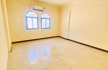 Staff Accommodation - Studio - 6 Bathrooms for rent in Fereej Bin Mahmoud South - Fereej Bin Mahmoud - Doha