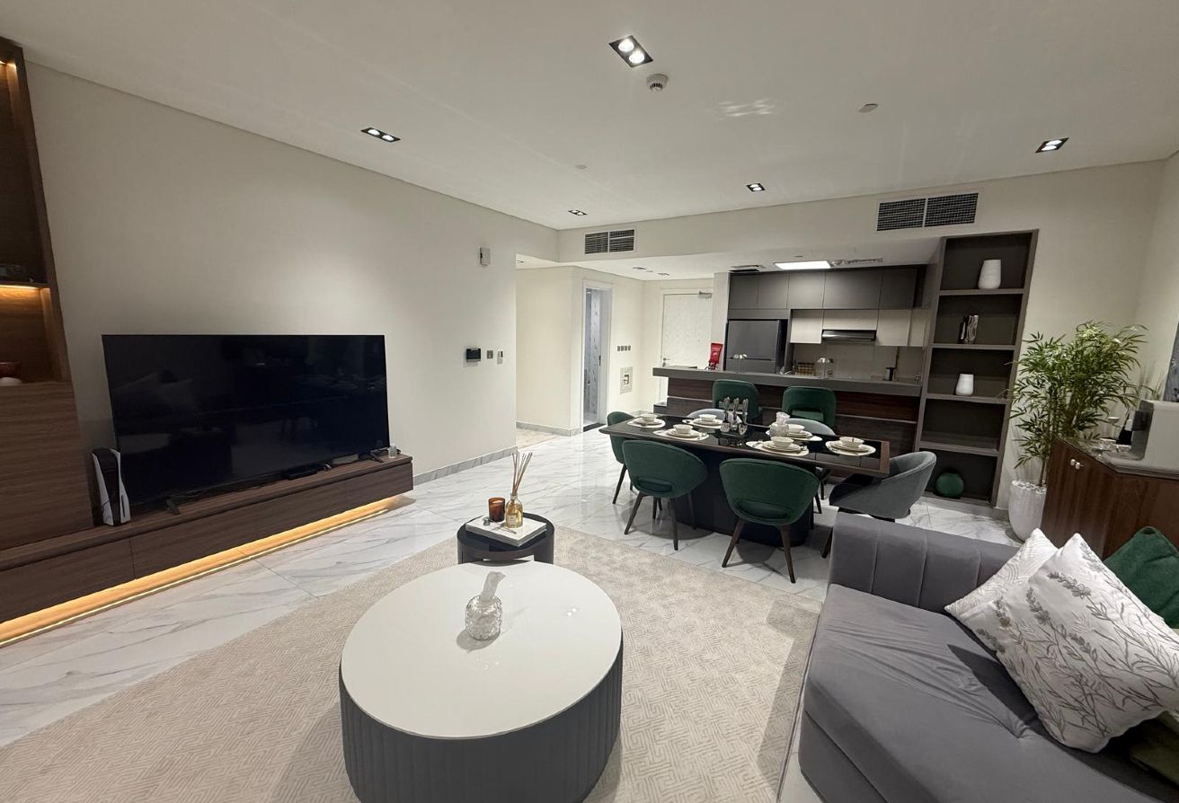 COZY 2 BHK FF PARK VIEW IN CRESCENT TOWER thumbnail 6