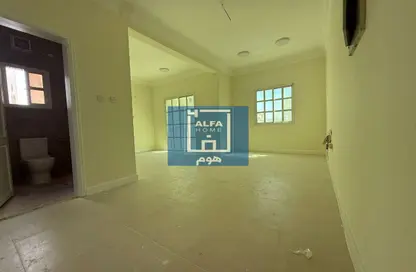 Apartment - 3 Bedrooms - 3 Bathrooms for rent in Al Khazin Street - Madinat Khalifa South - Madinat Khalifa - Doha