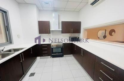 مجمع سكني - 3 غرف نوم - 4 حمامات للايجار في شارع الدانة - مريخ - المريخ - الدوحة