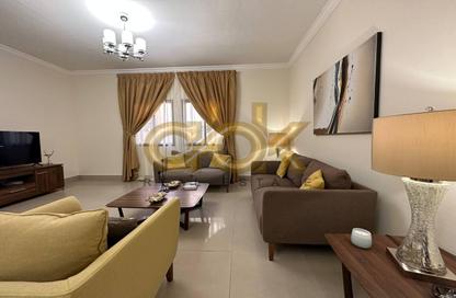 Apartment - 2 Bedrooms - 2 Bathrooms for rent in Umm Al Seneem Street - Ain Khaled - Doha