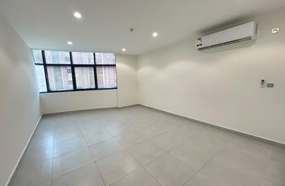 Apartment - 3 Bedrooms - 2 Bathrooms for rent in Anas Street - Fereej Bin Mahmoud North - Fereej Bin Mahmoud - Doha Apartment - 3 Bedrooms - 2 Bathrooms for rent in Anas Street - Fereej Bin Mahmoud North - Fereej Bin Mahmoud - Doha