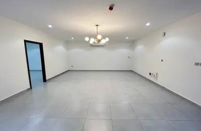 Apartment - 3 Bedrooms - 2 Bathrooms for rent in Anas Street - Fereej Bin Mahmoud North - Fereej Bin Mahmoud - Doha