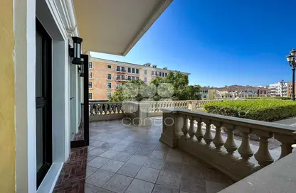 Apartment - 1 Bedroom - 2 Bathrooms for rent in Carnaval - Qanat Quartier - The Pearl Island - Doha