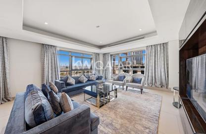 Apartment - 3 Bedrooms - 4 Bathrooms for rent in Abraj Bay - Abraj Quartiers - The Pearl Island - Doha