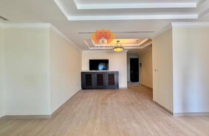 Apartment - 1 Bedroom - 2 Bathrooms for rent in East Porto Drive - Porto Arabia - The Pearl Island - Doha