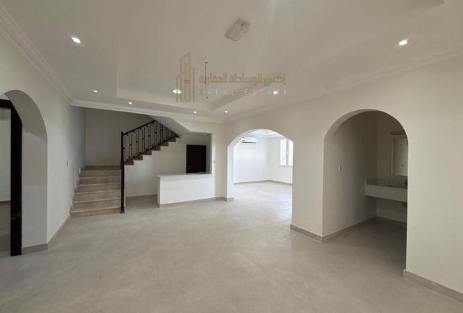 982453 - Property Image 2