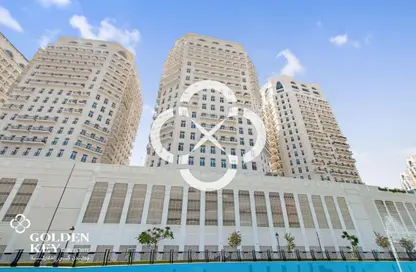 Apartment - 1 Bedroom - 2 Bathrooms for sale in The Garden - Floresta Gardens - The Pearl Island - Doha