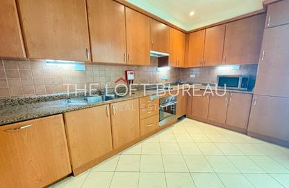 Apartment - 2 Bedrooms - 3 Bathrooms for rent in East Porto Drive - Porto Arabia - The Pearl Island - Doha