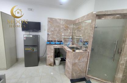 Apartment - Studio - 1 Bathroom for rent in Umm Ghwailina Comm - Umm Ghuwalina - Umm Ghuwailina - Doha Apartment - Studio - 1 Bathroom for rent in Umm Ghwailina Comm - Umm Ghuwalina - Umm Ghuwailina - Doha