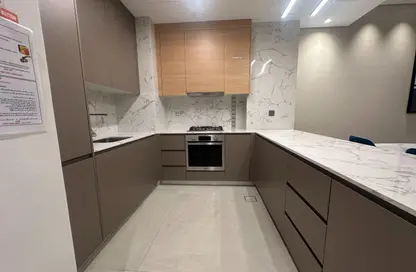 شقة - غرفة نوم - 2 حمامات للايجار في ميراج فيدا - فوكس هيلز - الوسيل