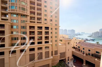 Apartment - 1 Bedroom - 2 Bathrooms for rent in Tower 18 - Porto Arabia - The Pearl Island - Doha