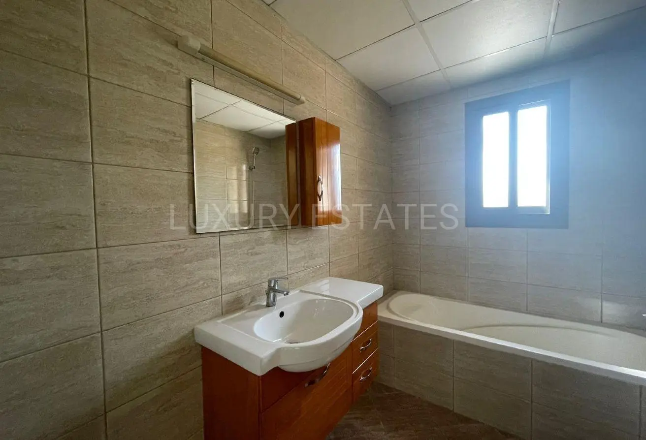 63530492 - Property Main Image