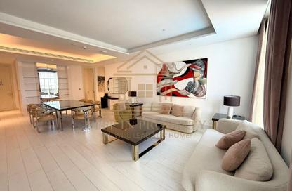 Apartment - 3 Bedrooms - 5 Bathrooms for rent in Floresta Gardens - Floresta Gardens - The Pearl Island - Doha