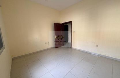 Apartment - 3 Bedrooms - 2 Bathrooms for rent in Bin Omran - Fereej Bin Omran - Doha