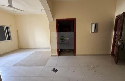 Apartment - 3 Bedrooms - 2 Bathrooms for rent in Bin Omran - Fereej Bin Omran - Doha