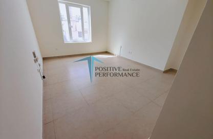 Apartment - 2 Bedrooms - 2 Bathrooms for rent in Bin Omran - Fereej Bin Omran - Doha