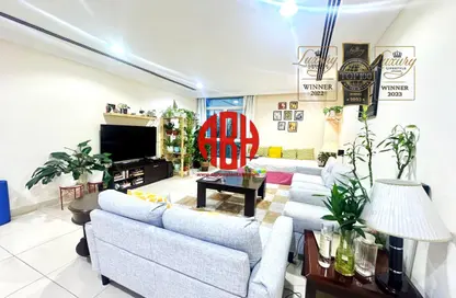 Apartment - 2 Bedrooms - 2 Bathrooms for rent in Anas Street - Fereej Bin Mahmoud North - Fereej Bin Mahmoud - Doha