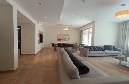 Apartment - 4 Bedrooms - 6 Bathrooms for rent in Anas Street - Fereej Bin Mahmoud North - Fereej Bin Mahmoud - Doha