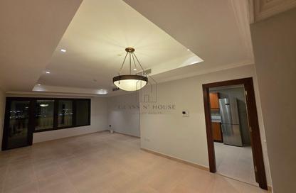 Apartment - 2 Bedrooms - 2 Bathrooms for rent in Marina Gate - Porto Arabia - The Pearl Island - Doha