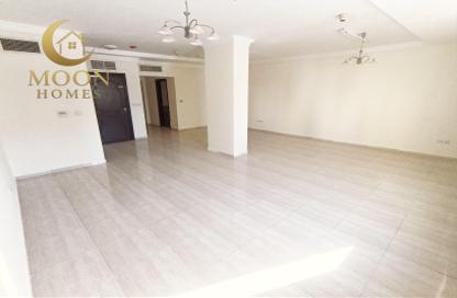Apartment - 2 Bedrooms - 3 Bathrooms for rent in Umm Ghuwailina 4 - Umm Ghuwailina - Doha