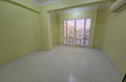Apartment - 3 Bedrooms - 2 Bathrooms for rent in Al Mansoura - Al Mansoura - Doha