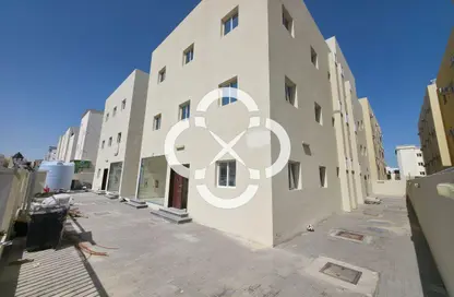 سكن عمال - استوديو - 8 حمامات للايجار في أم صلال محمد - مدينة أم صلال - الدوحة