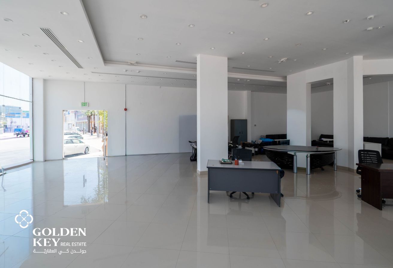 Available Corner Shop for Rent in Old Ghanim