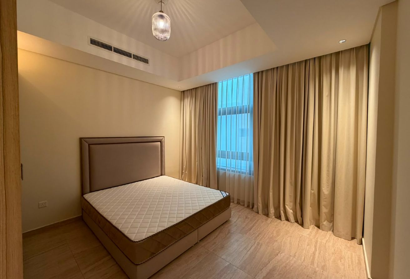Elegant 2 BHK Fully Furnished Apartment thumbnail 15