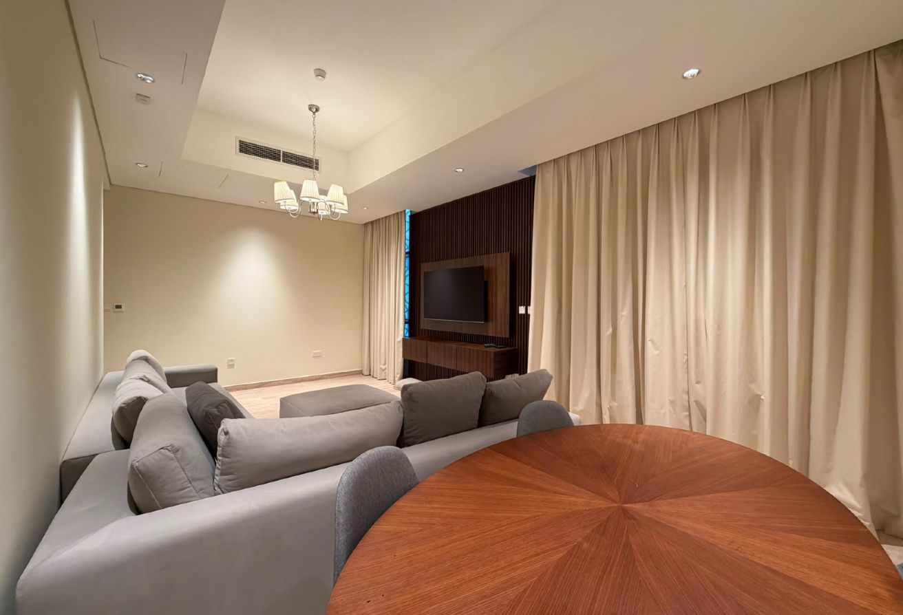 Elegant 2 BHK Fully Furnished Apartment thumbnail 7