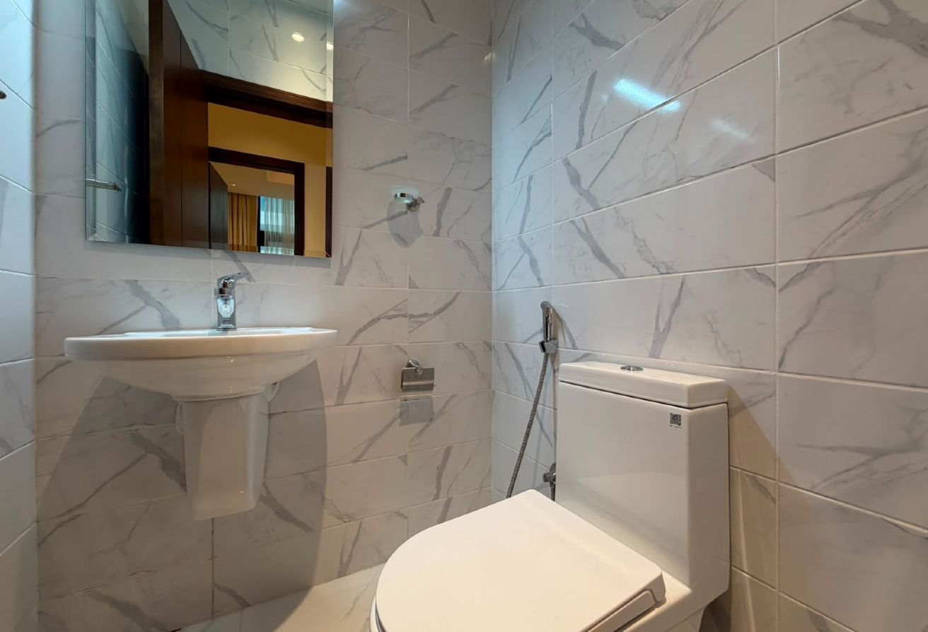 Elegant 2 BHK Fully Furnished Apartment thumbnail 11