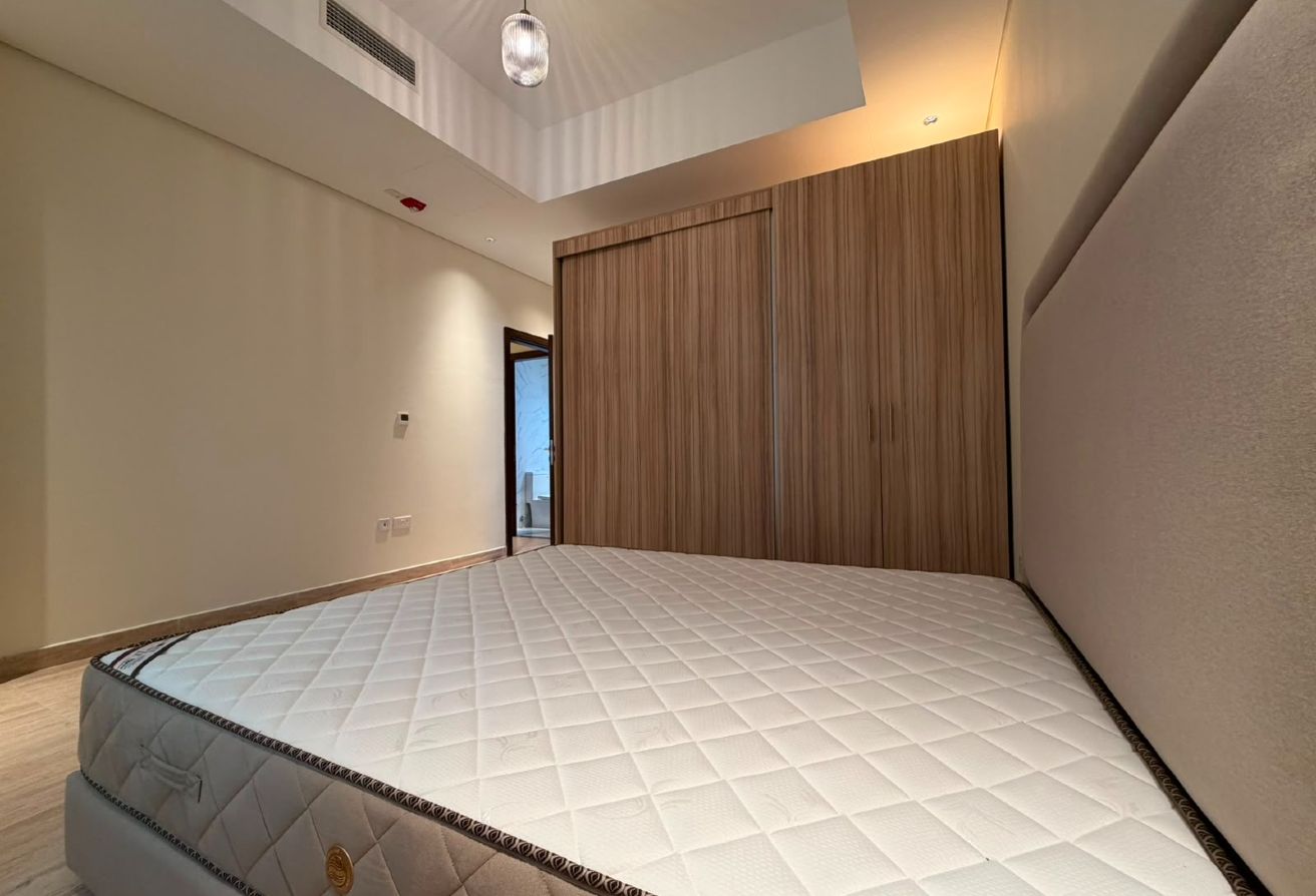 Elegant 2 BHK Fully Furnished Apartment thumbnail 12