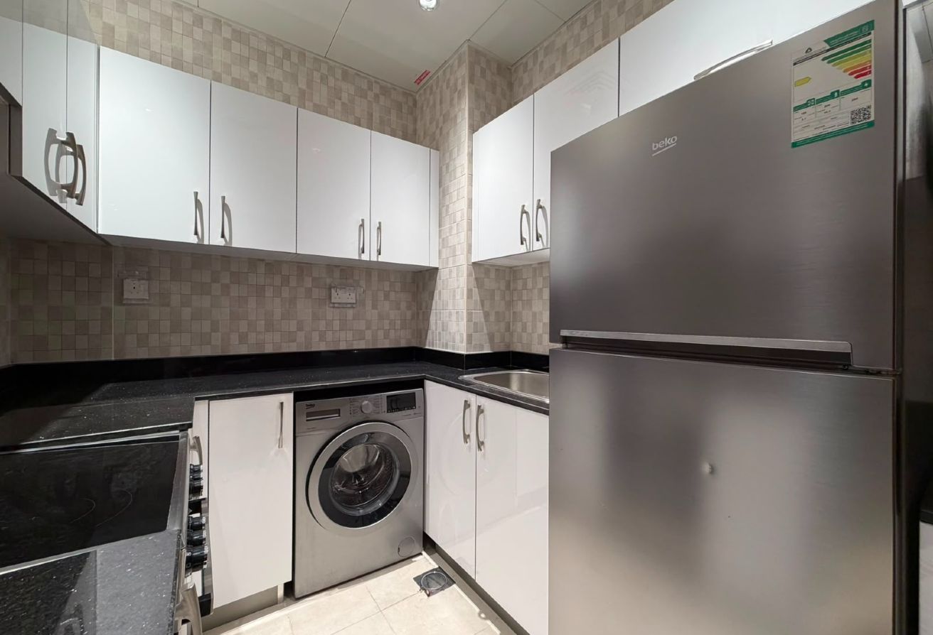 Elegant 2 BHK Fully Furnished Apartment thumbnail 5