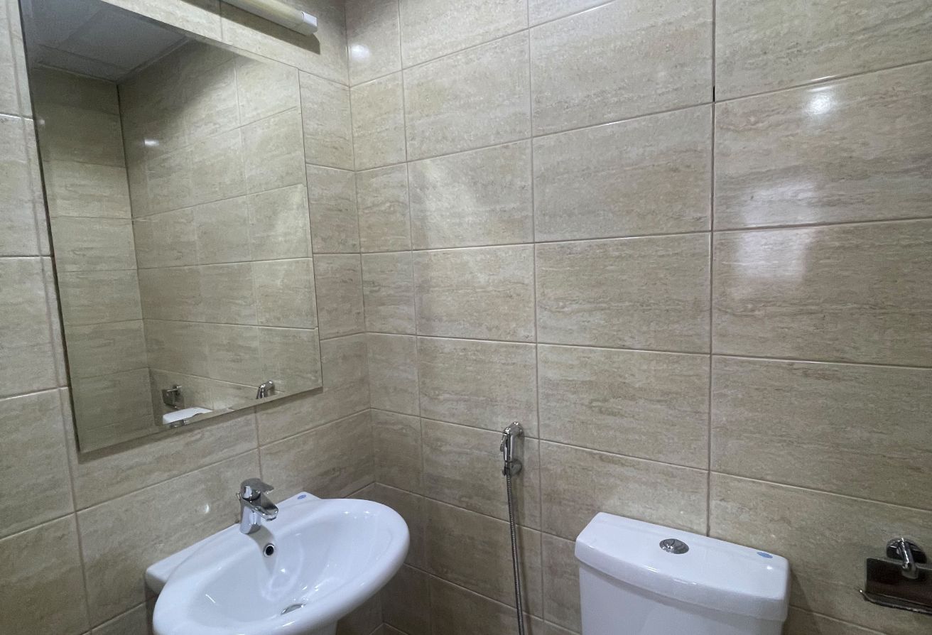Spacious Three BHK|Fully Furnished| With Balcony thumbnail 6