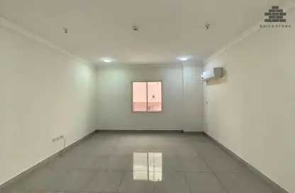 Apartment - 3 Bedrooms - 3 Bathrooms for rent in Salaja Street - Doha Al Jadeed - Doha