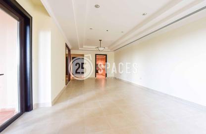 Apartment - 2 Bedrooms - 3 Bathrooms for rent in West Porto Drive - Porto Arabia - The Pearl Island - Doha