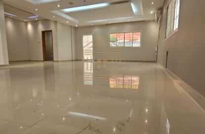مجمع سكني - 4 غرف نوم - 5 حمامات للايجار في شارع الوعب - الوعب - الدوحة