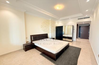 Apartment - 1 - 2 for sale in West Porto Drive - Porto Arabia - The Pearl Island - Doha