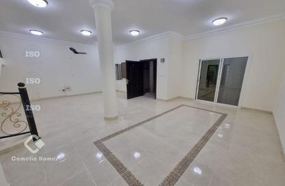 Compound - 5 Bedrooms - 4 Bathrooms for rent in Umm Al Seneem Street - Ain Khaled - Doha
