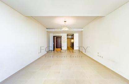 Apartment - 2 Bedrooms - 3 Bathrooms for rent in Viva West - Viva Bahriyah - The Pearl Island - Doha