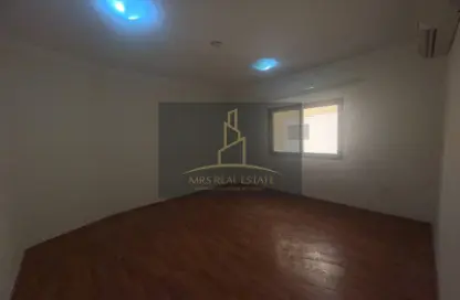 شقة - 3 غرف نوم - 2 حمامات للايجار في شارع الجزيره - فريج بن محمود الشمالي - فريج بن محمود - الدوحة