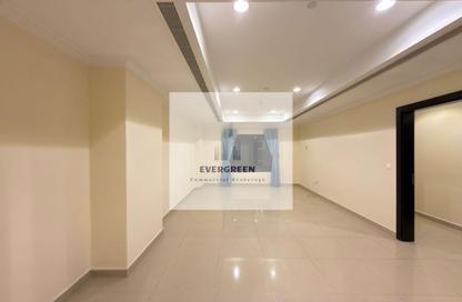 Apartment - 1 Bedroom - 2 Bathrooms for rent in East Porto Drive - Porto Arabia - The Pearl Island - Doha