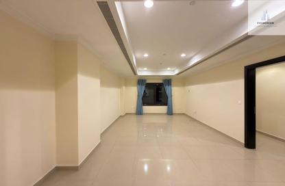Apartment - 1 Bedroom - 2 Bathrooms for rent in East Porto Drive - Porto Arabia - The Pearl Island - Doha Apartment - 1 Bedroom - 2 Bathrooms for rent in East Porto Drive - Porto Arabia - The Pearl Island - Doha